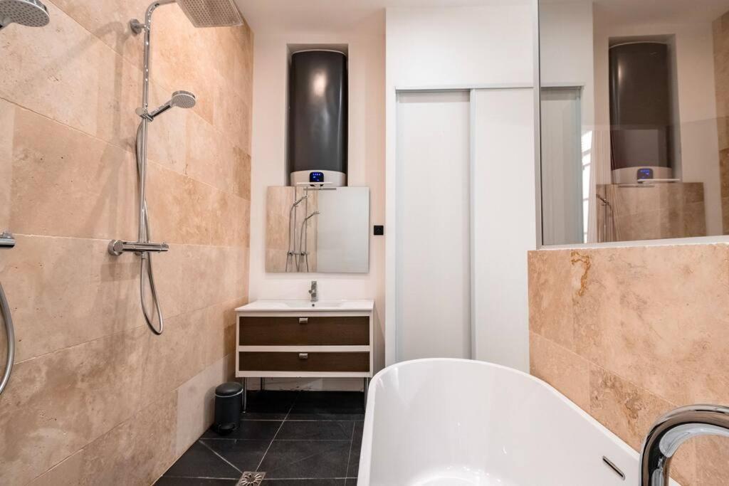 Apartamento Harmonie Nimes Exterior foto