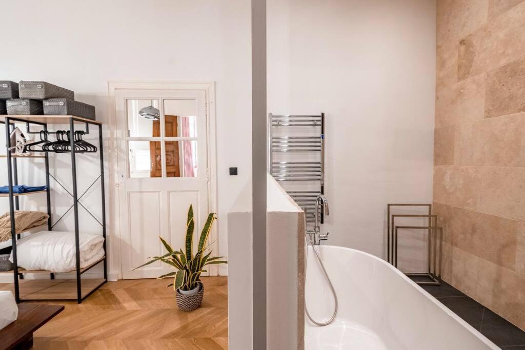 Apartamento Harmonie Nimes Exterior foto